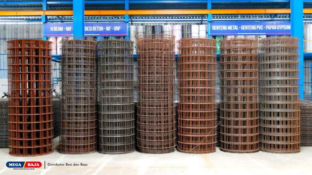 Besi Wiremesh Roll yang ada di Mega Baja