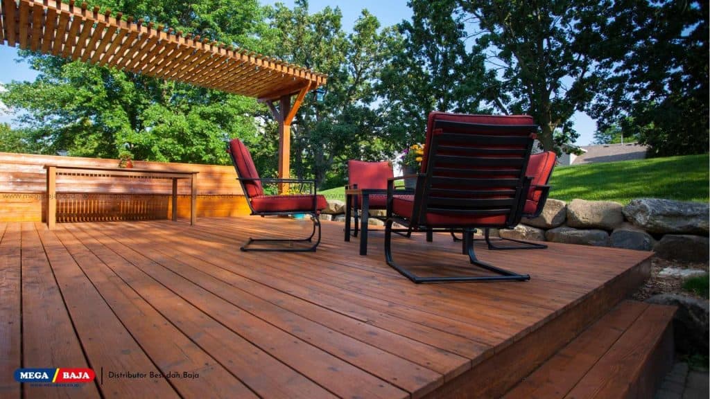 Lantai Kayu Outdoor atau Decking