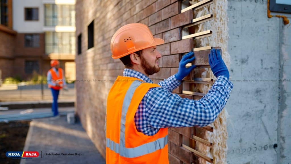 Pasang Wall Cladding Satu per Satu